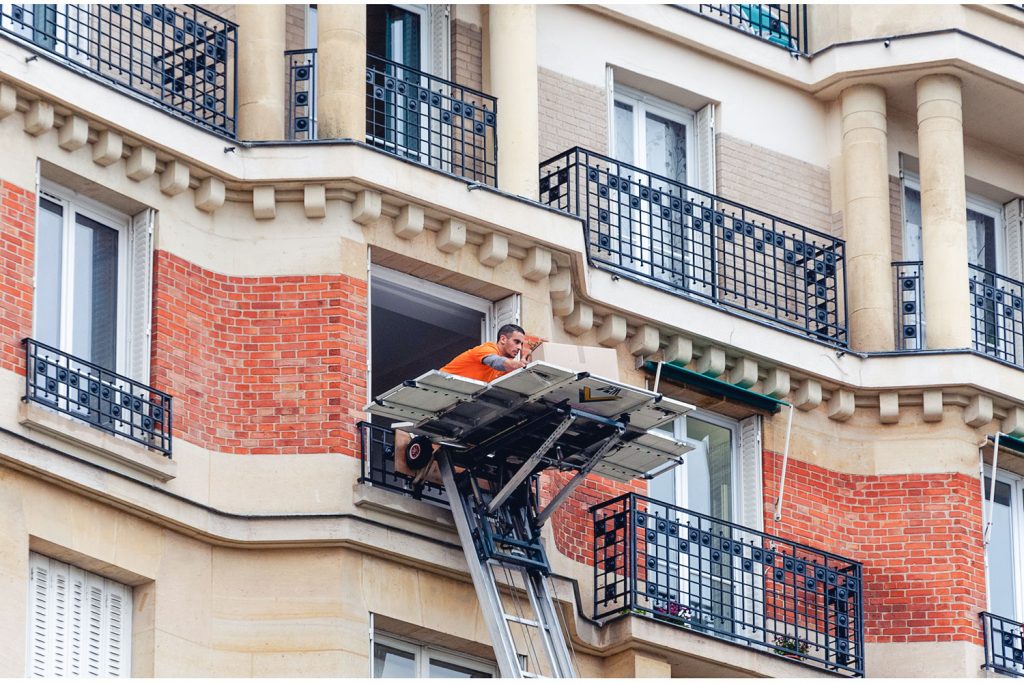 verhuislift tegen appartement in stad