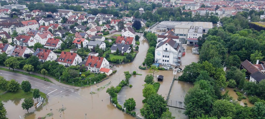 Zone résidentielle inondée de l'Europe de l'Ouest